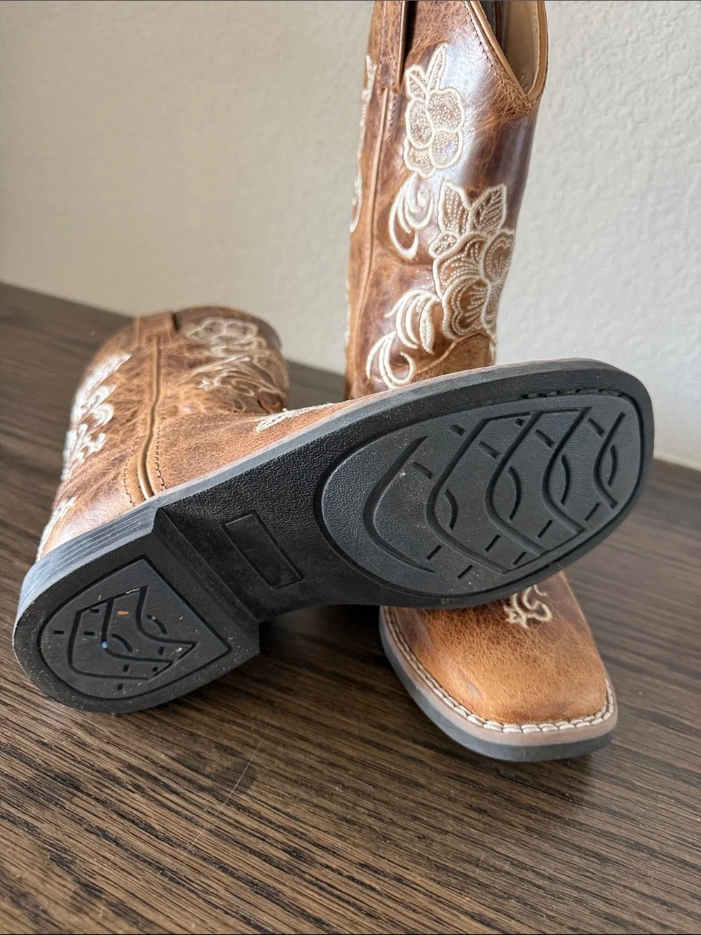 Shyanne Brown Kids Western Embroidered Pull-On Boots